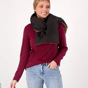 Elegant dark navy almost Black Women's puffer scarf NWT